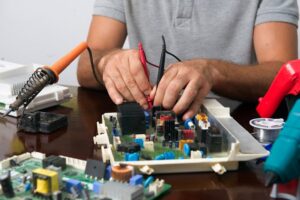 Curso de Eletrônica Online: Os 3 Melhores do Ano